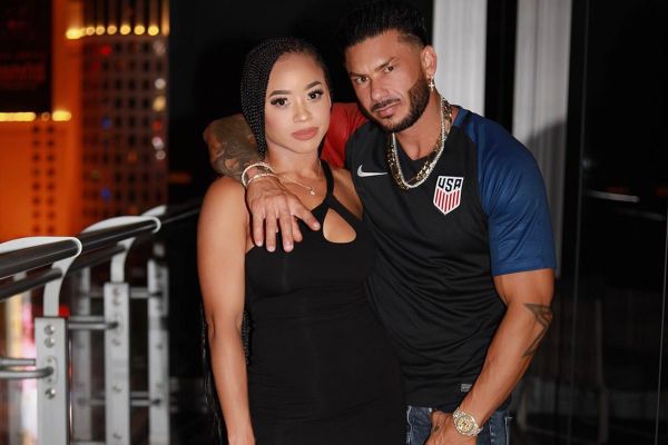 DJ Pauly D has a news of Girlfriend Rumors, But Who is He Dating?