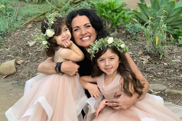 All You Need To Know About Jenni Pulos Including Her Bio, Age, Career, Net Worth, Marriage, Daughters, And MOre!