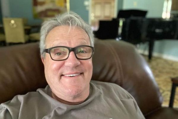 Inside The Relationship Of Mark Lowry And Chonda Pierce – Did They Get Married?