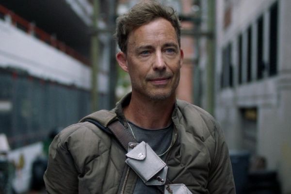 Canadian Actor Tom Cavanagh Is Happily Married to His Long Time Wife Maureen Grise And Has Four Children! Net Worth 2022, Bio, Age, Career, Family, Rumors