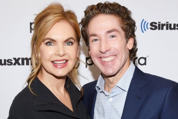 Wiki, Net Worth, Plastic Surgery, & 5 Facts to Know About Joel Osteen’s Wife Victoria Osteen