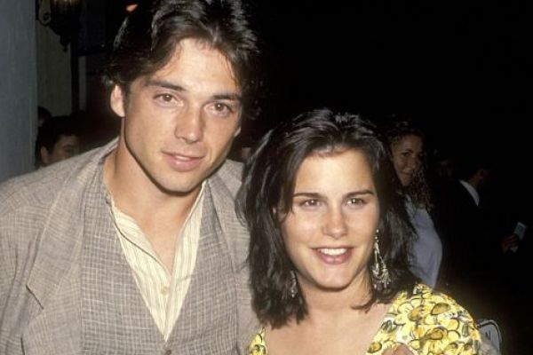 Is Jason Gedrick dating someone after divorce? Or too busy with career and children?
