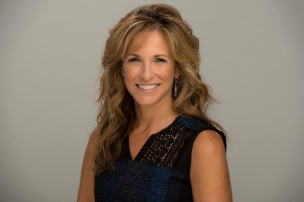 Suzy Kolber’s Incredible Figure At Her Age; Is Cosmetic Surgery The Secret?