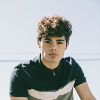 Emery Kelly Net Worth 2022, Bio, Age, Career, Family, Rumors